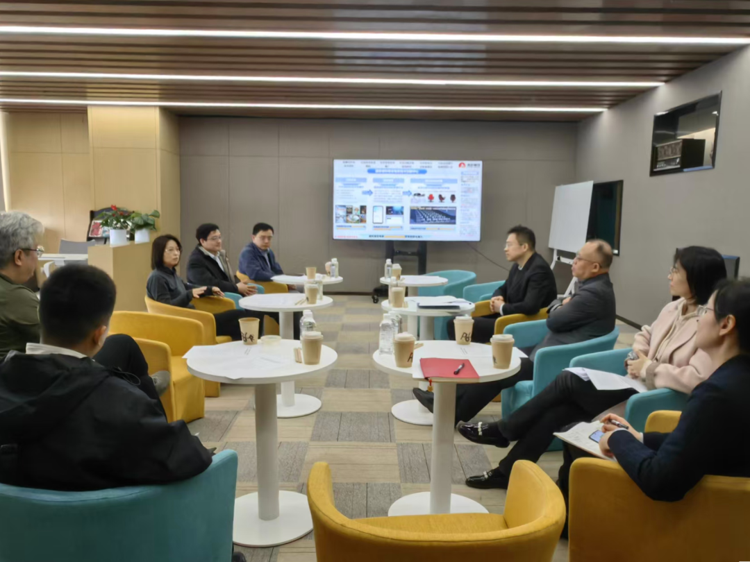 貫徹“XR產(chǎn)業(yè)創(chuàng)新中心”建設(shè)戰(zhàn)略布局，西投控股赴西部電影集團(tuán)有限公司座談交流
